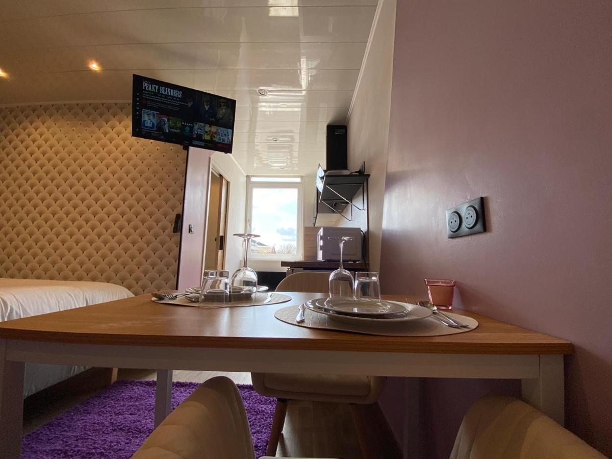 Capstay Color Valenciennes & Netflix Trith-Saint-Leger Εξωτερικό φωτογραφία